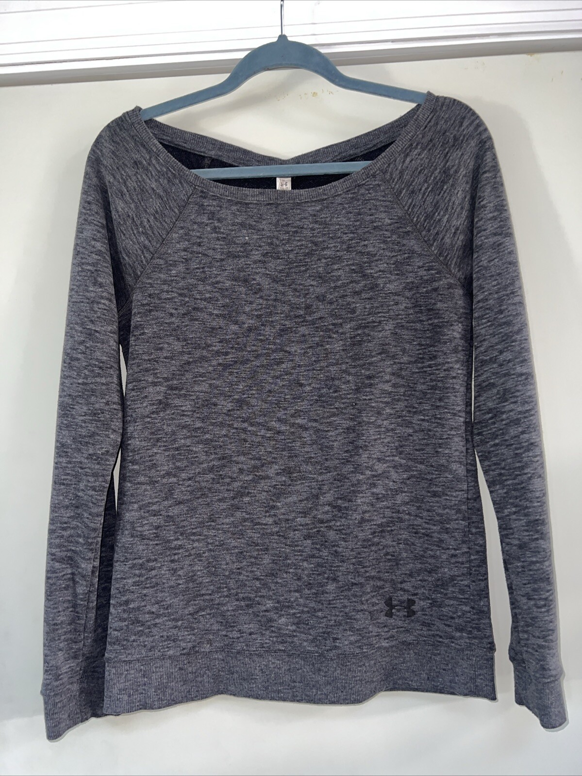 Under Armour Womens Semi Fitted Long Sleeve All Season Gear Crewneck Wide Neck