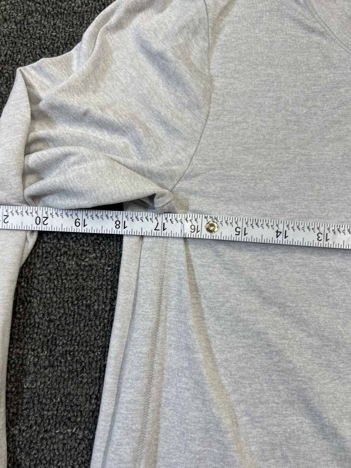 Athleta Longline Shirt Top Womens Medium Heather Gray Curved Hem Thumbhole Cuffs