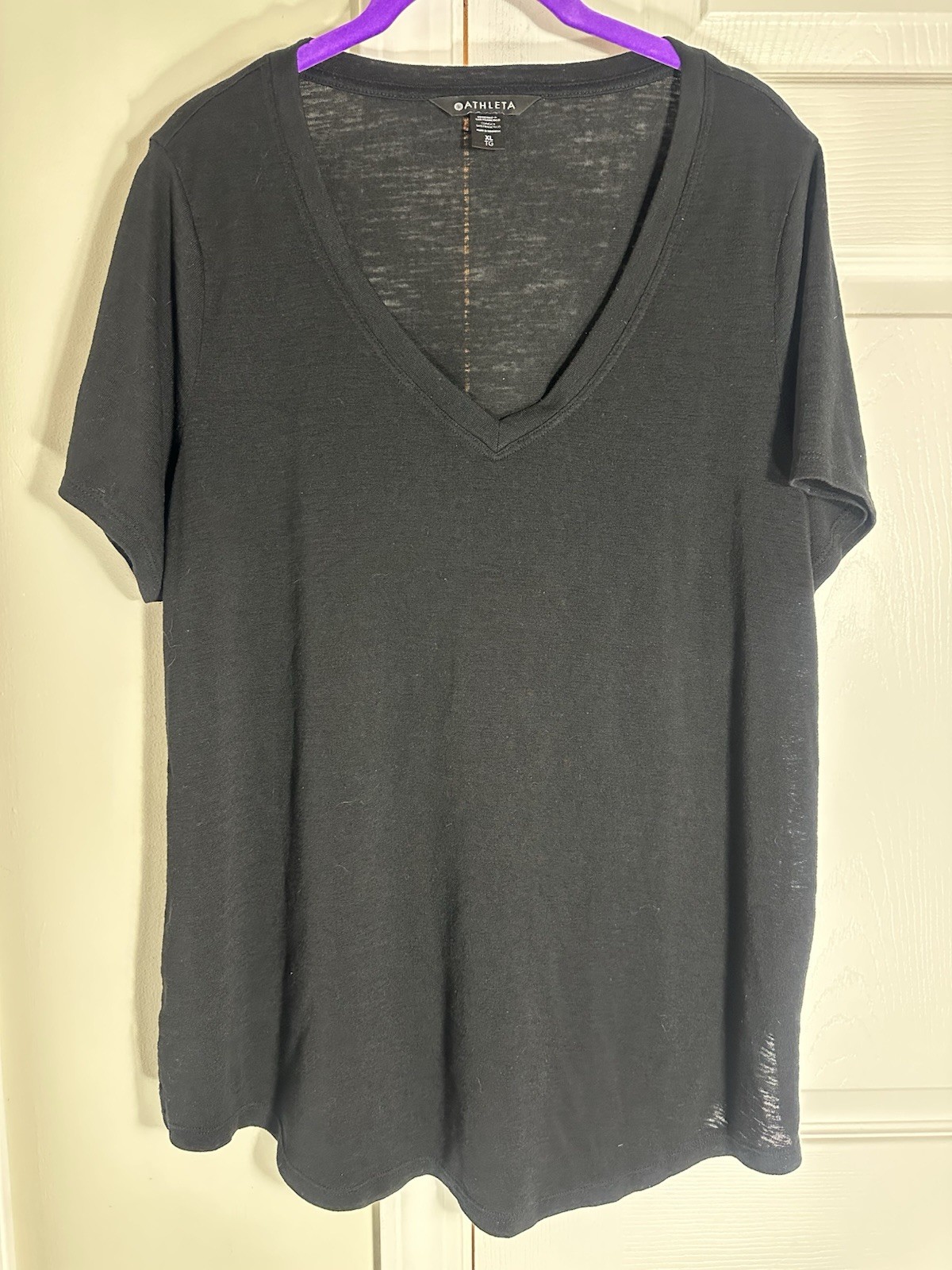 Athleta Women’s Size XL Black V-Neck Short Sleeve Relaxed Fit Tee