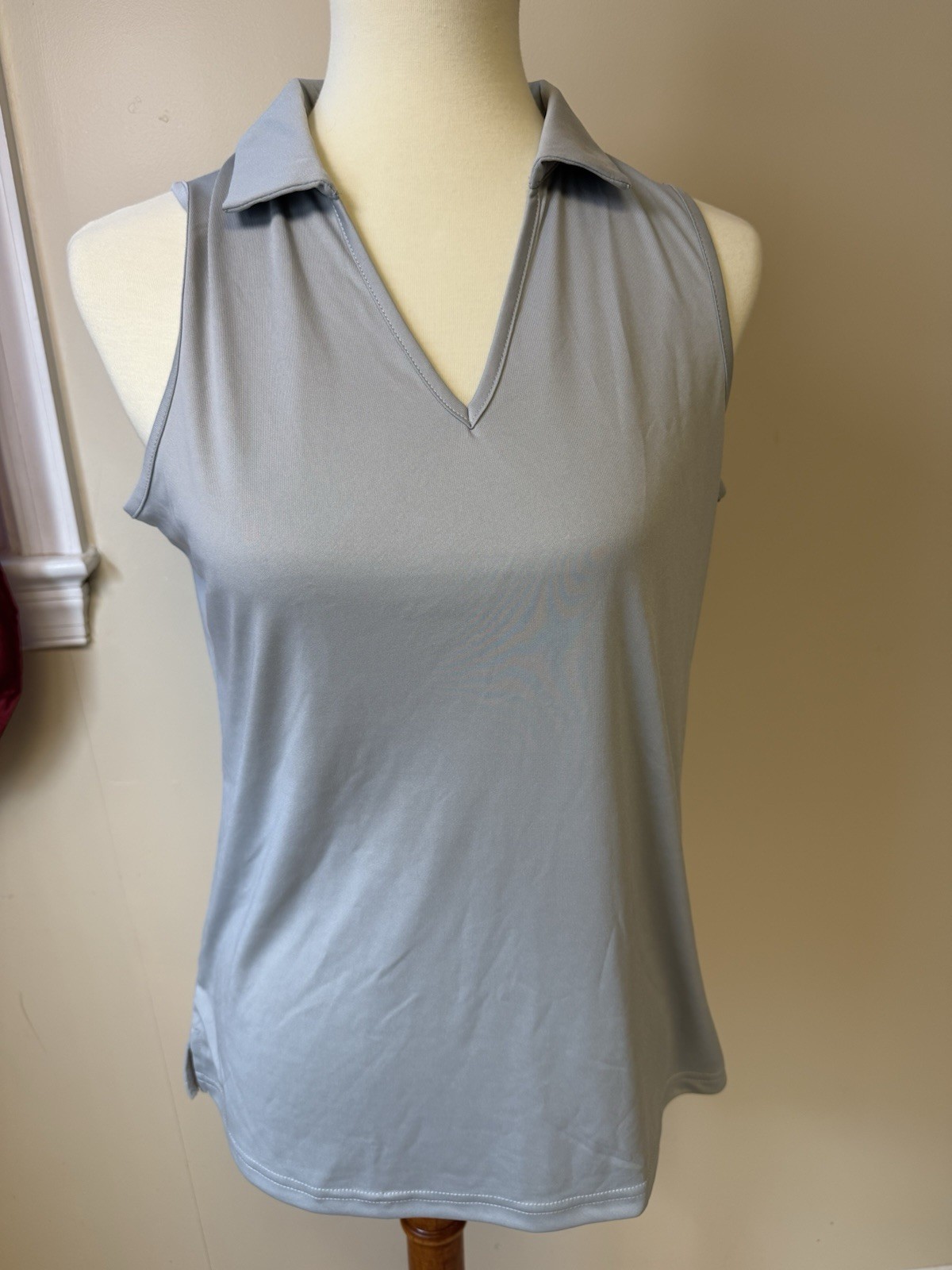 Santiny Athletic Golf Tennis Sleeveless Grey Collard Top Size M NWT Women’s