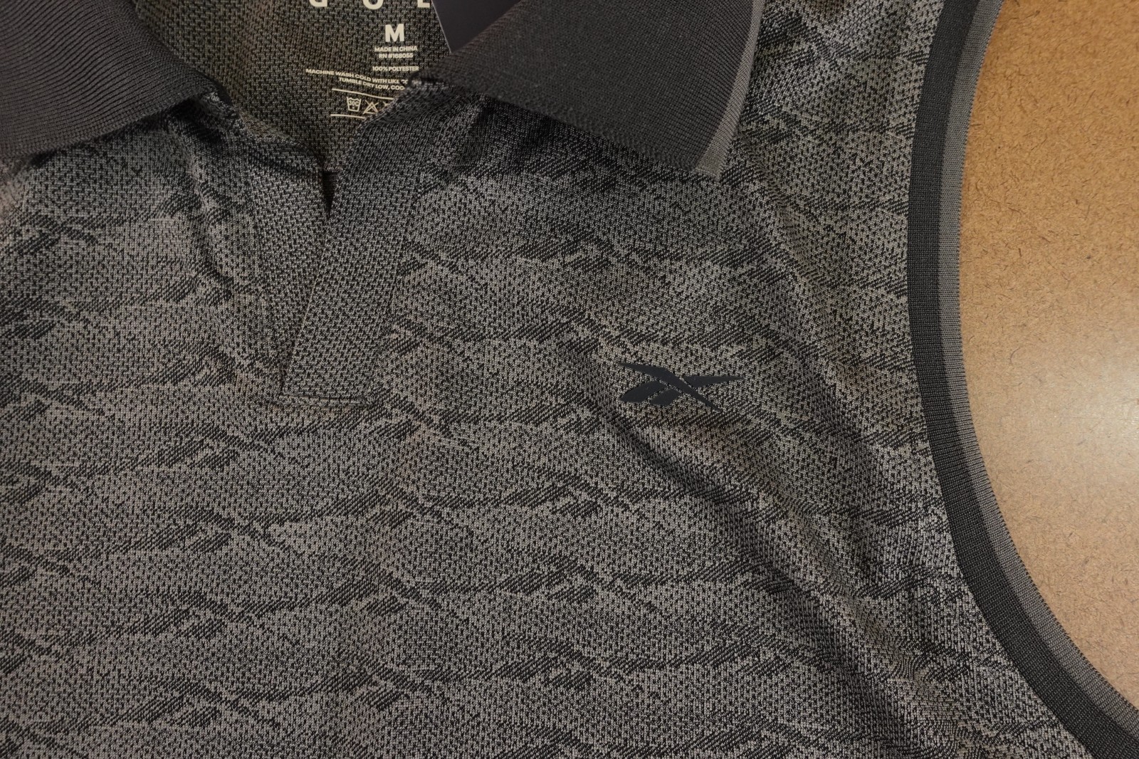 Reebok Womens Size Medium Gray Heather Vector Jacquard Sleeveless Polo NWT