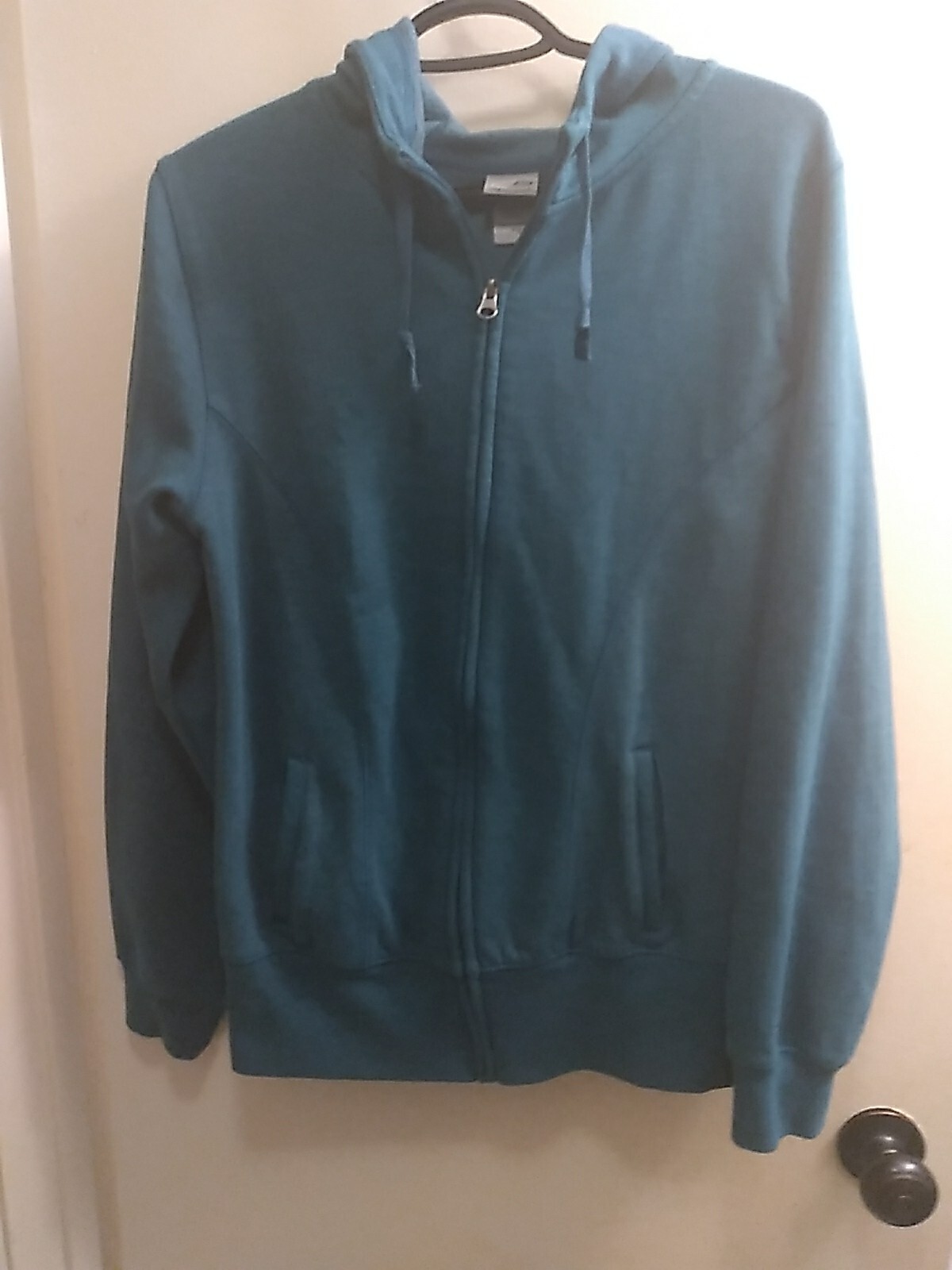 Champion Active Wear. Long Sleeves Pocket In Front Hooded Draw String Zip Front