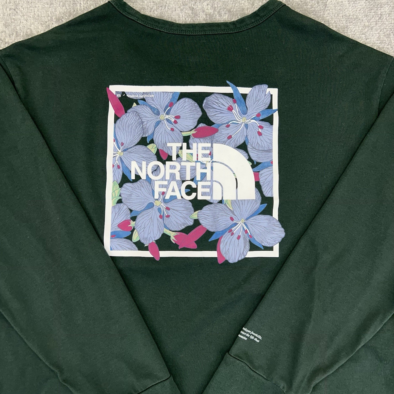 THE NORTH FACE Women’s T-Shirt Himalayan Bottle Source Long Sleeve Green Medium