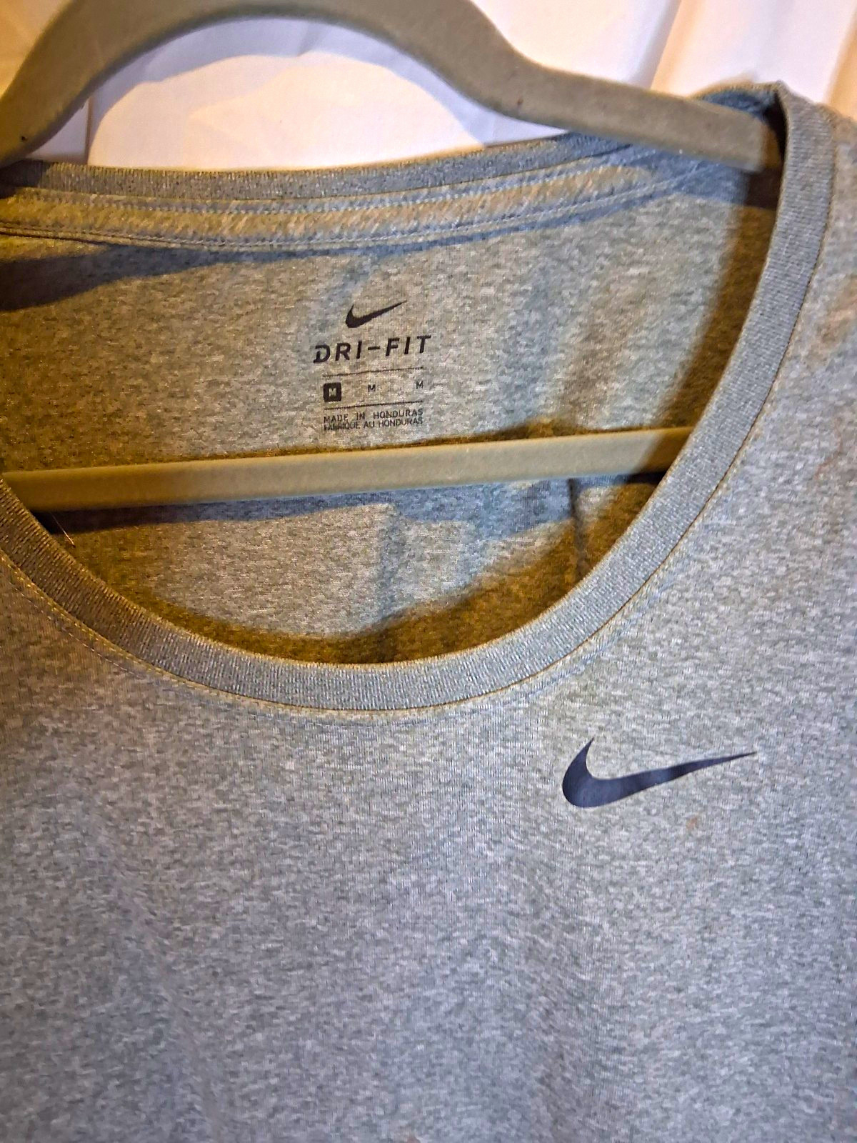 Nike Dri-FIT Women’s Gray Solid Scoop Neck Short Sleeve Logo T-Shirt M