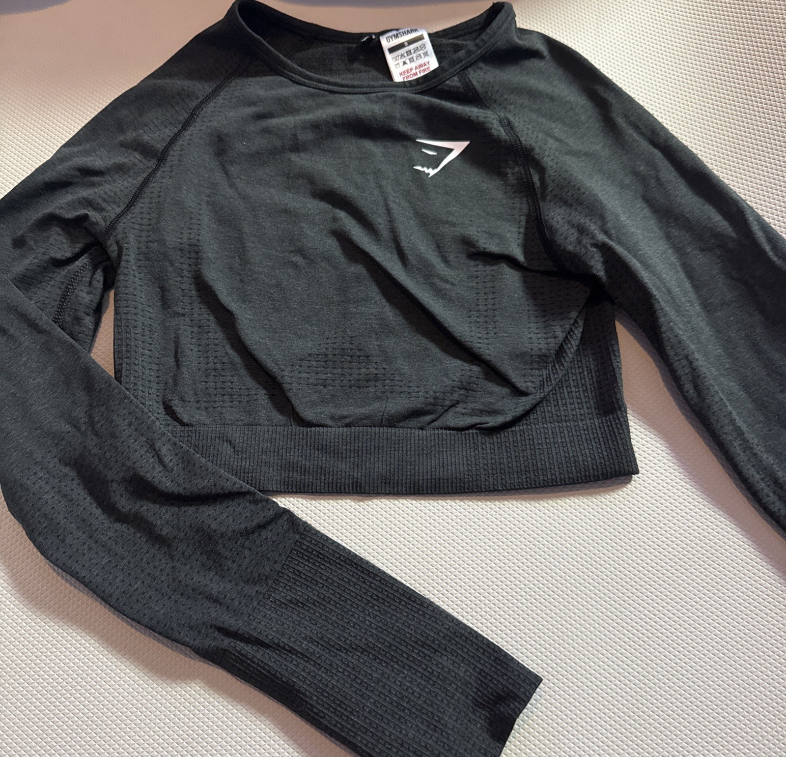 Gymshark Crop Top Womens Small Black Long Sleeve Seamless Thumbholes Athletic