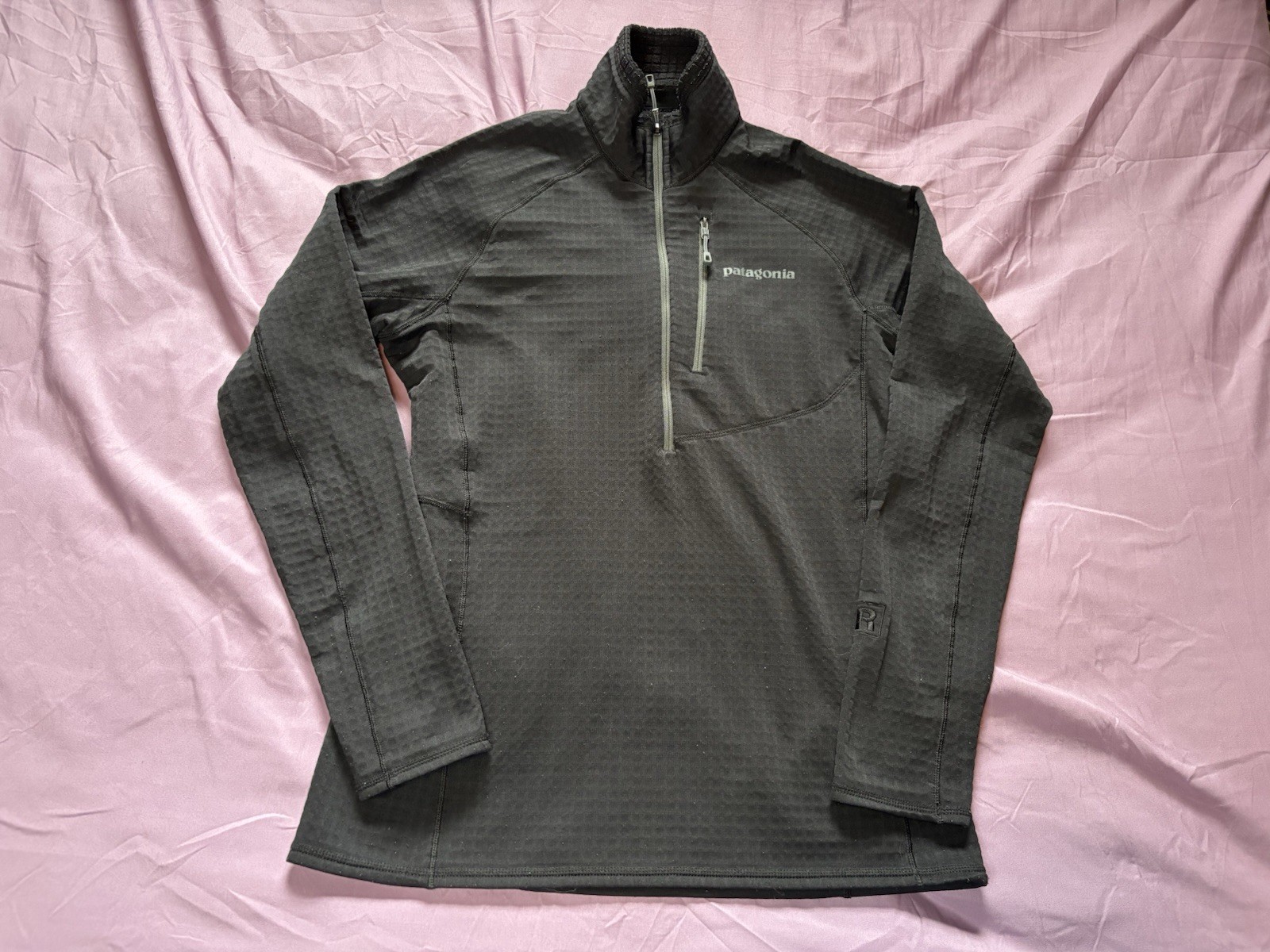 Patagonia Regulator R1 1/2 Zip Pullover Womens Small Black Power Grid Polartec