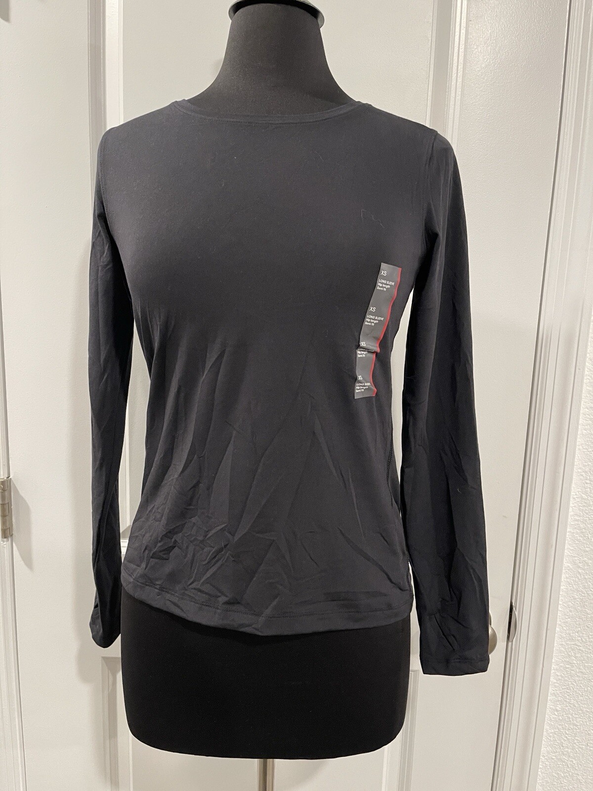 NWT All In Motion Black Long Sleeve Performance T-shirt Hip Length Semi Fit SZ S