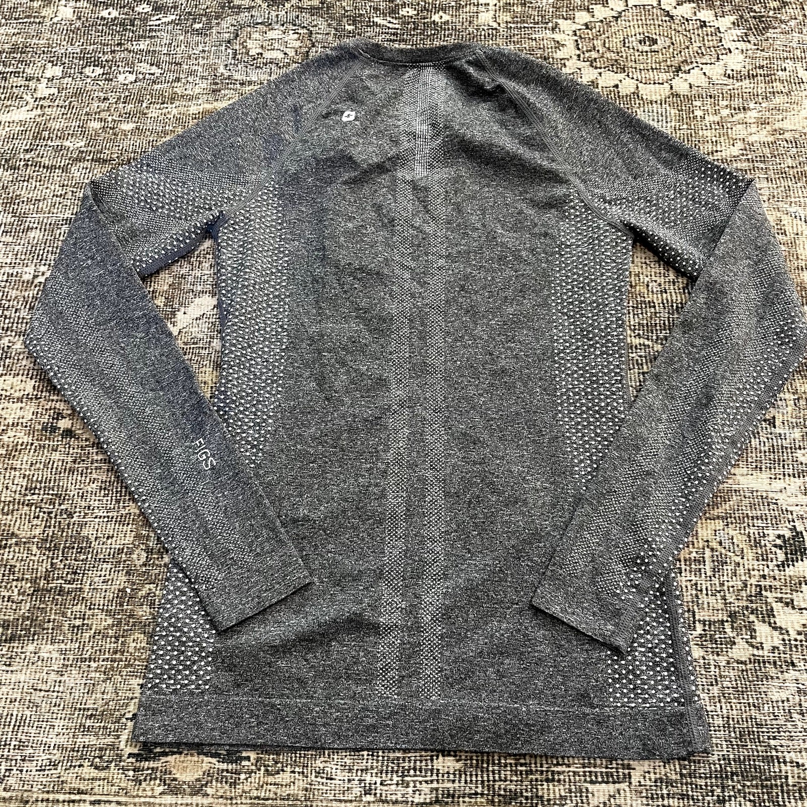 FIGS Salta Seamless Long sleeve Underscrub Top Gray Women’s Size XS