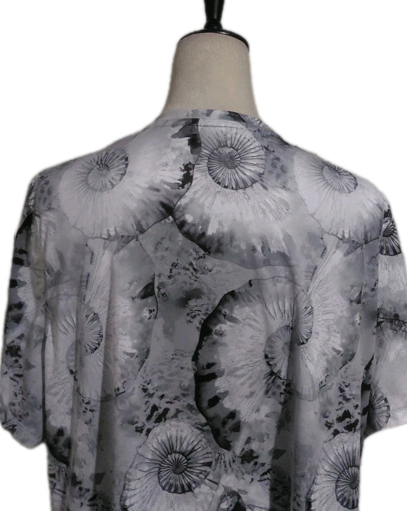 Reel Legends Reel Tec Womens 1X Gray Shell Print Short Sleeve Performance Top