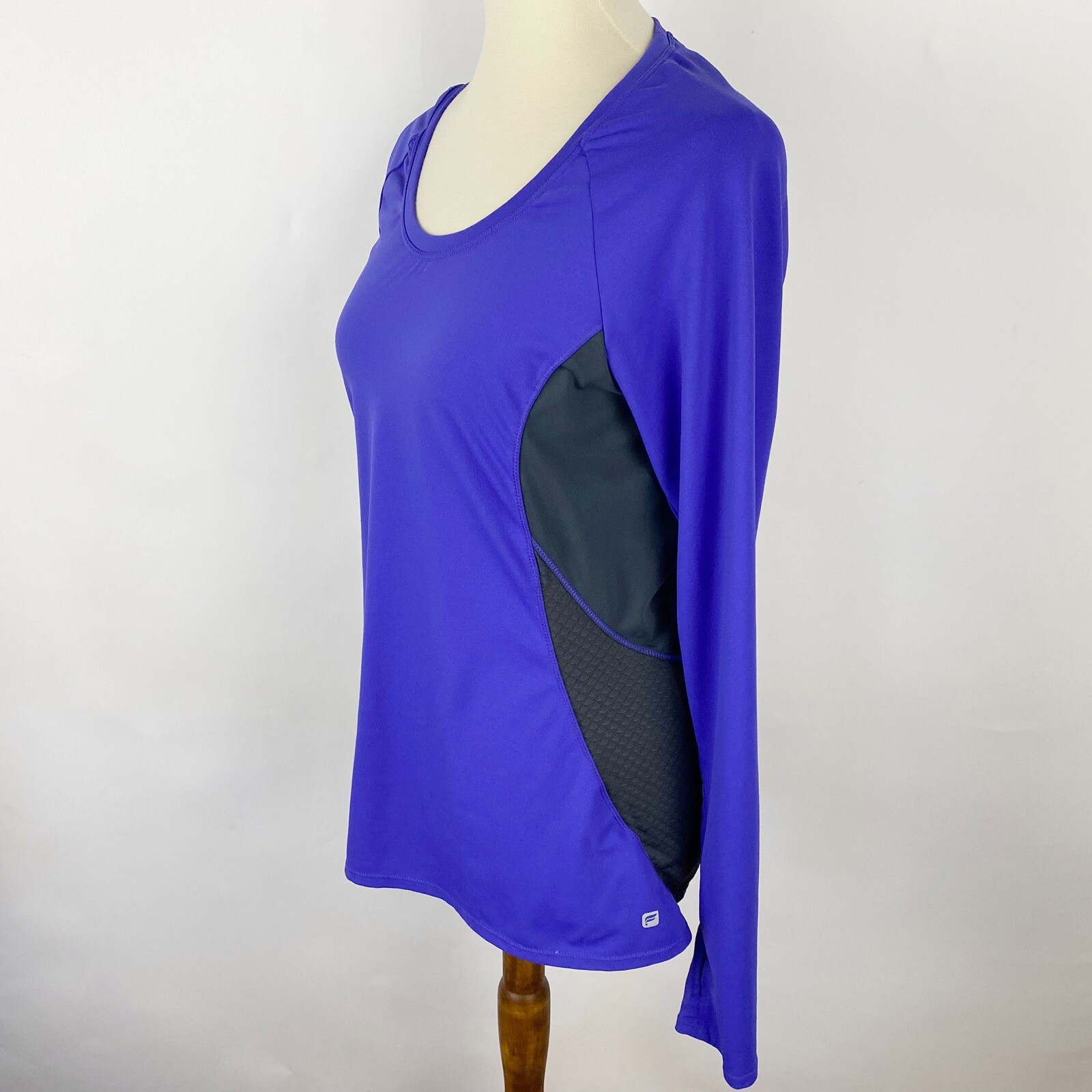 Fabletics Colorblock Mesh Panel Thumbhole Active Top Women Medium Purple Grey