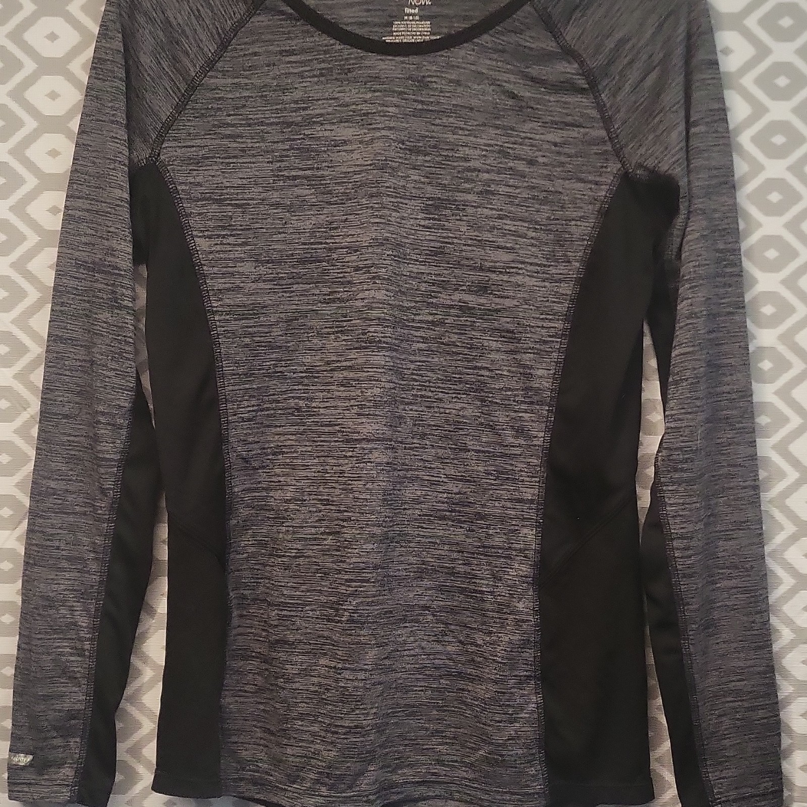 Danskin Now Compression Fitted Long Sleeve Top Women’s M Gray/Black Rd Neck A1
