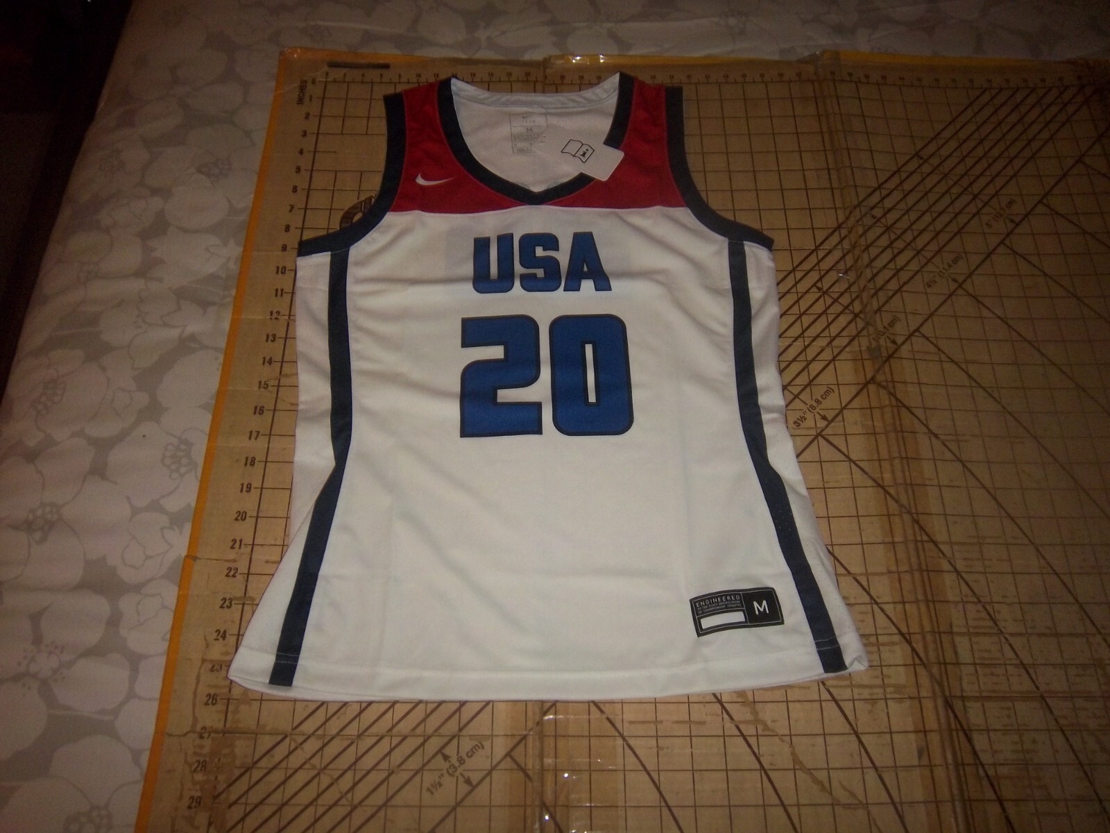 WOMENS/YOUTH MEDIUM BLUE/RED/WHITE NIKE USA #20 SAMPLE JERSEY/SHIRT – NWT