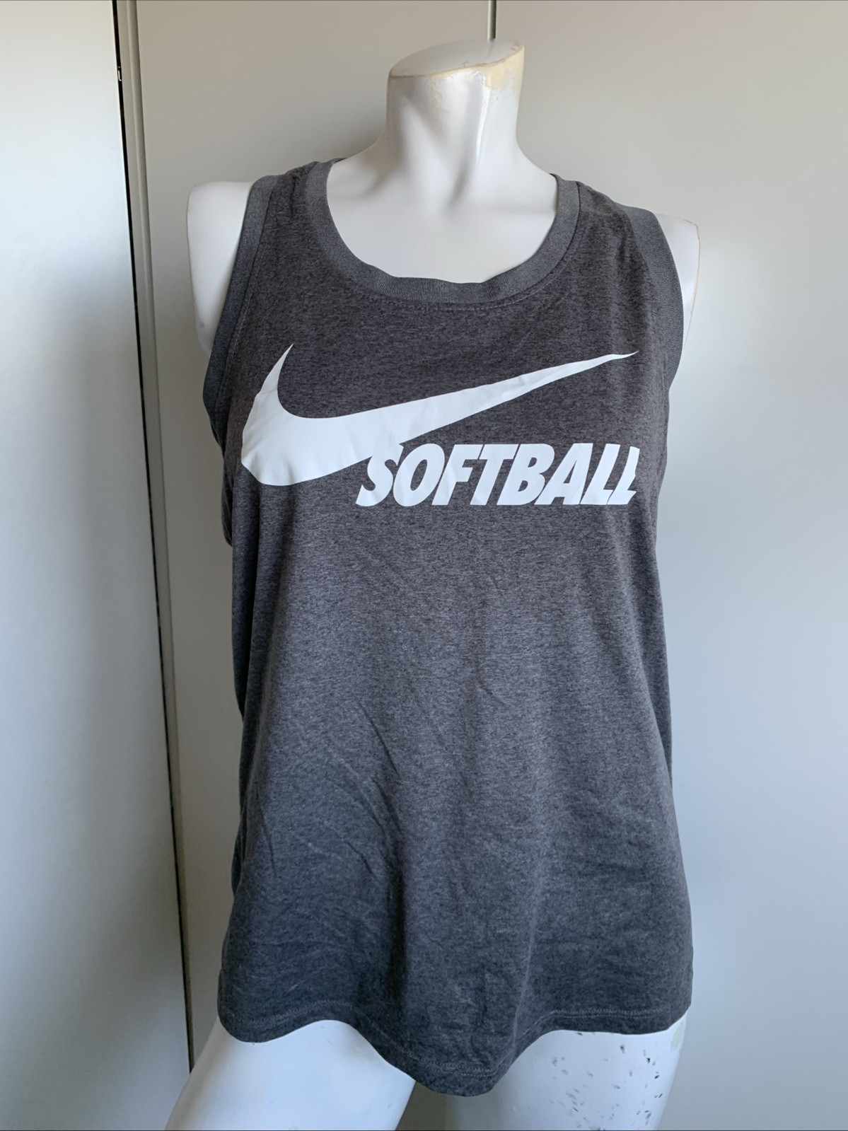 Nike Softball gray Women’s size Medium sleeveless Racerback tank top Dri-FIT