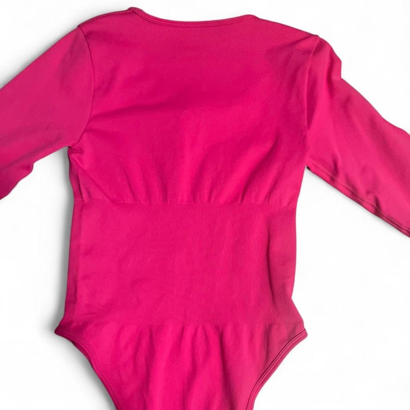 NWOT OQQ HOT PINK SWEETHEART NECK LONG SLEEVE BODYSUIT SIZE L