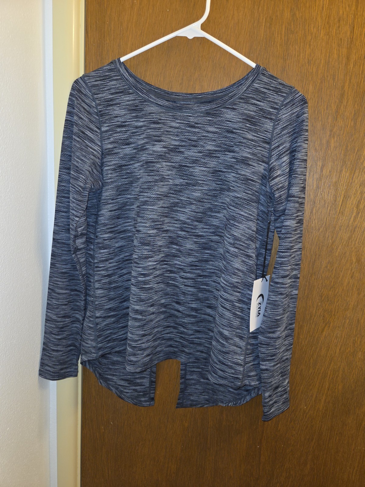 Zyia Active Womens Medium M Split Back Long Sleeve T New Nwt Thumbholes
