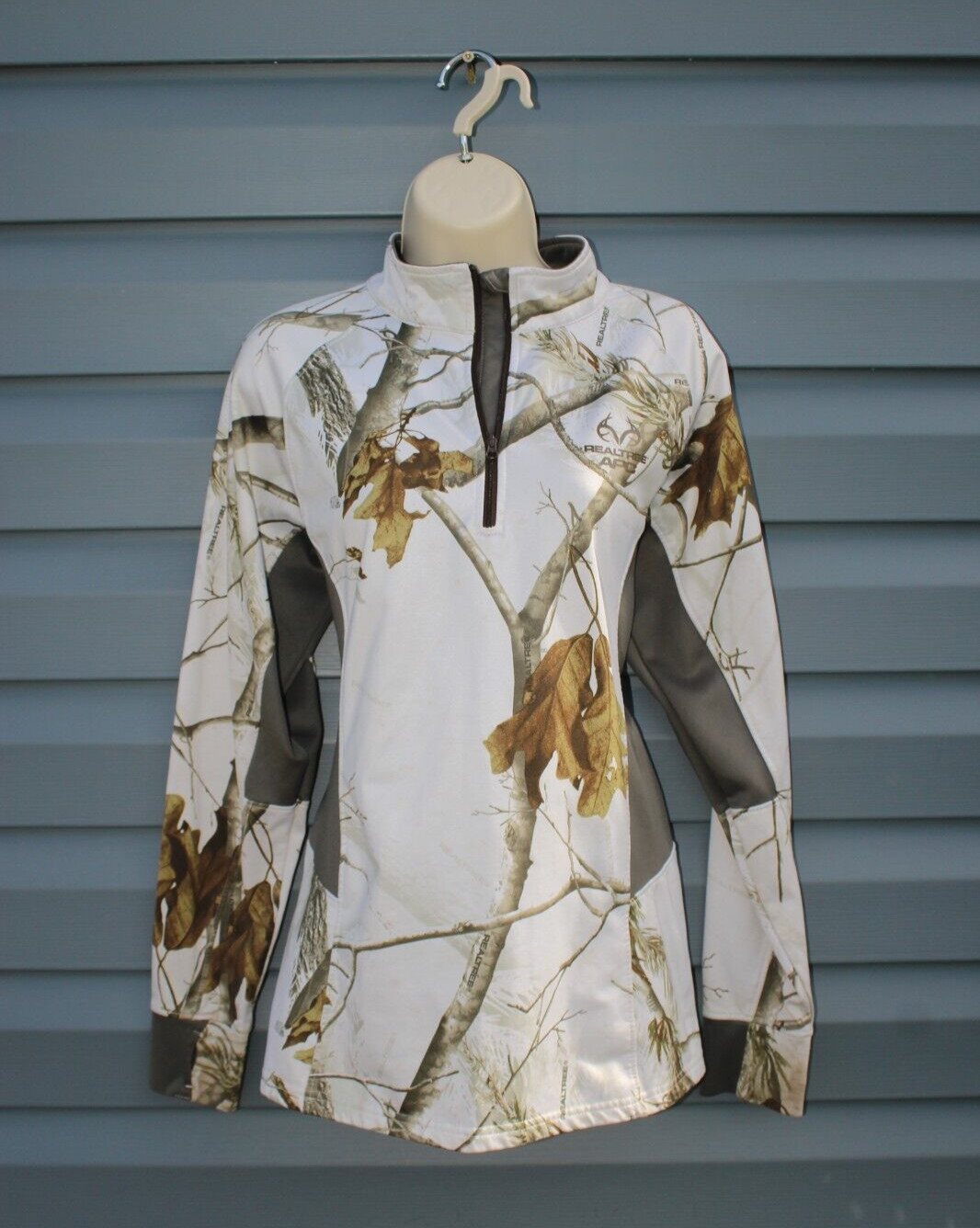 Realtree Shirt Large (42-44) White Camo Long Sleeve Thumb Holes Hunting Winter