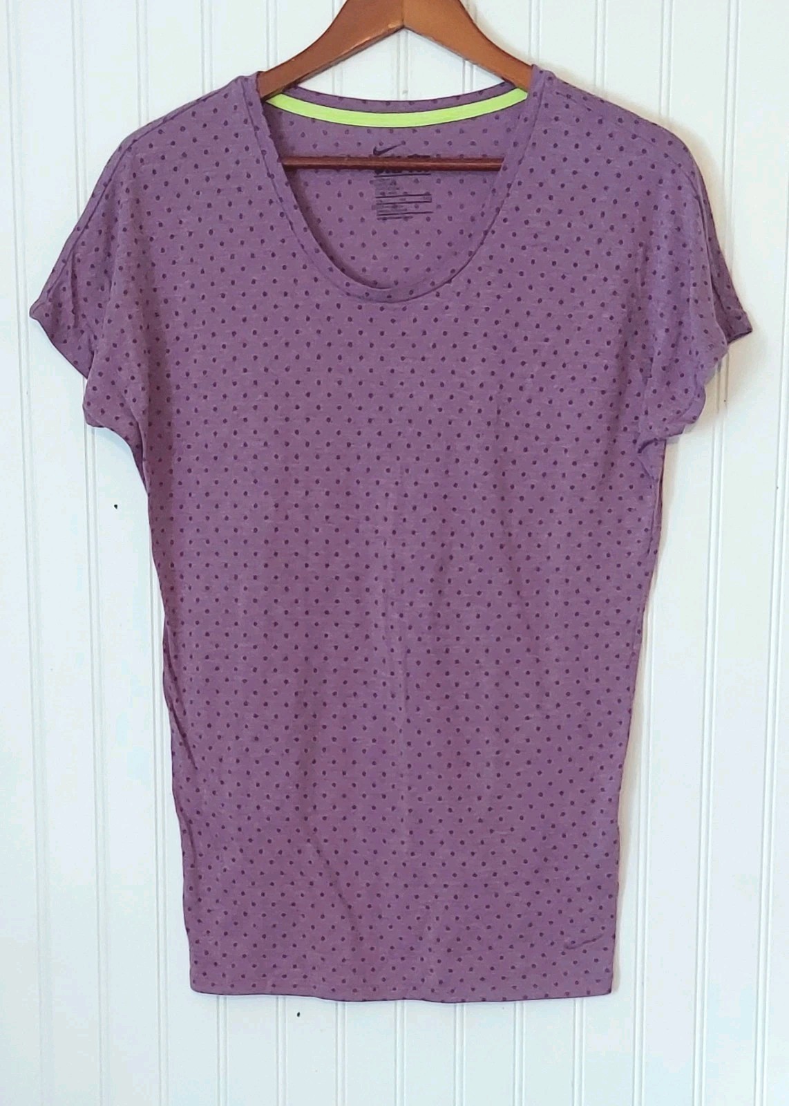NIKE Dri-Fit Lot of 2 Club Tee Short Sleeve t-Shirt Women’s Sz S/M 637555
