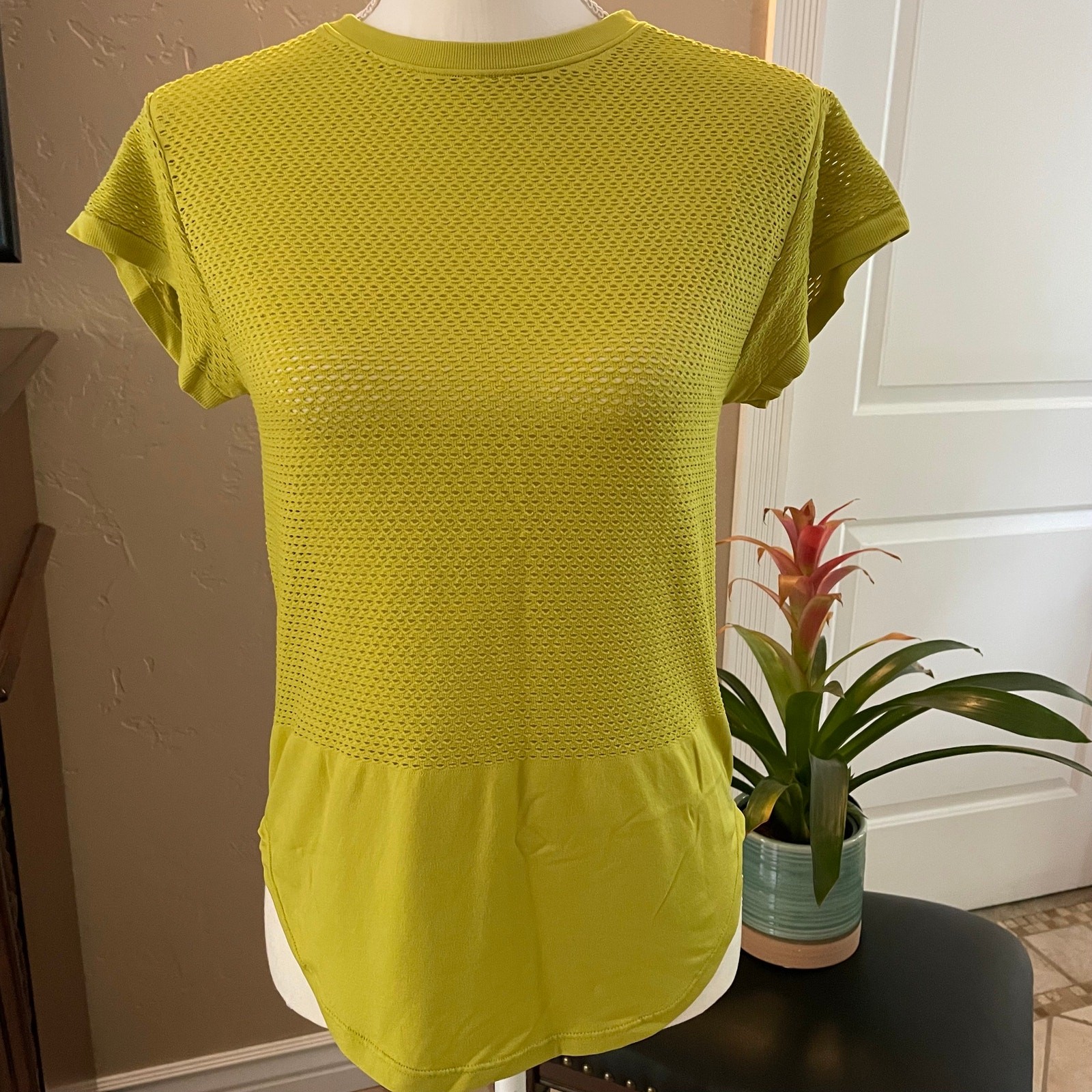 SAVVI Alexa Activewear Top Womens XS Small Apple Green