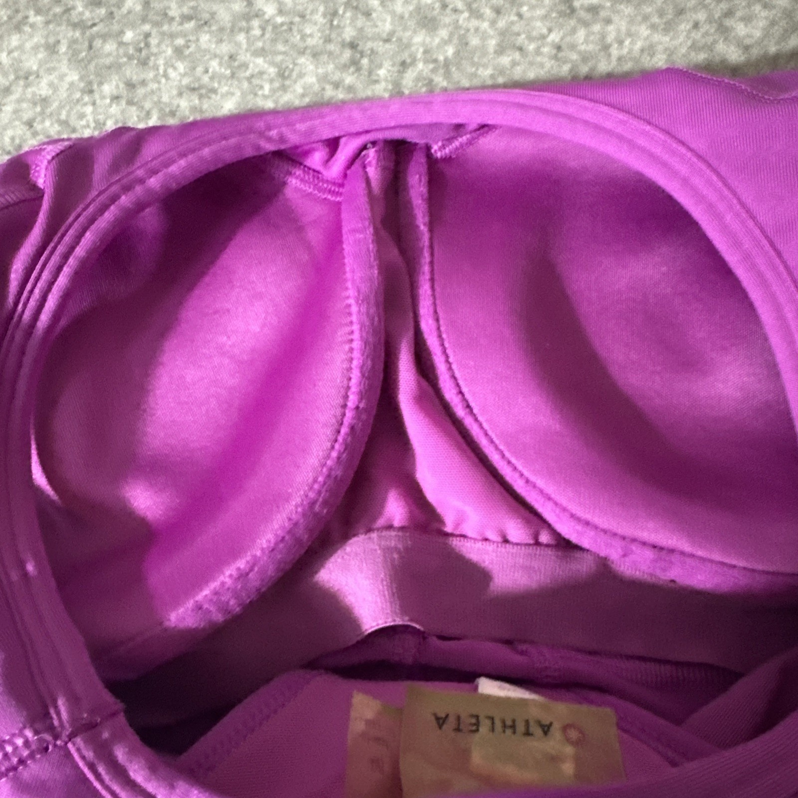 Athleta Active Athletic Tank Top Size MT Purple Pockets Compression Built in Bra