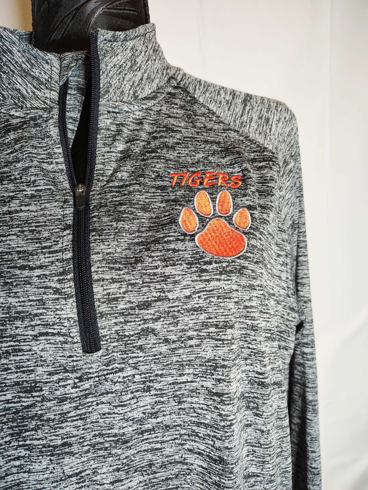 UNDER ARMOUR Womens Multi Gray Long Sleeve Shirt With Orange TIGERS Logo Size…