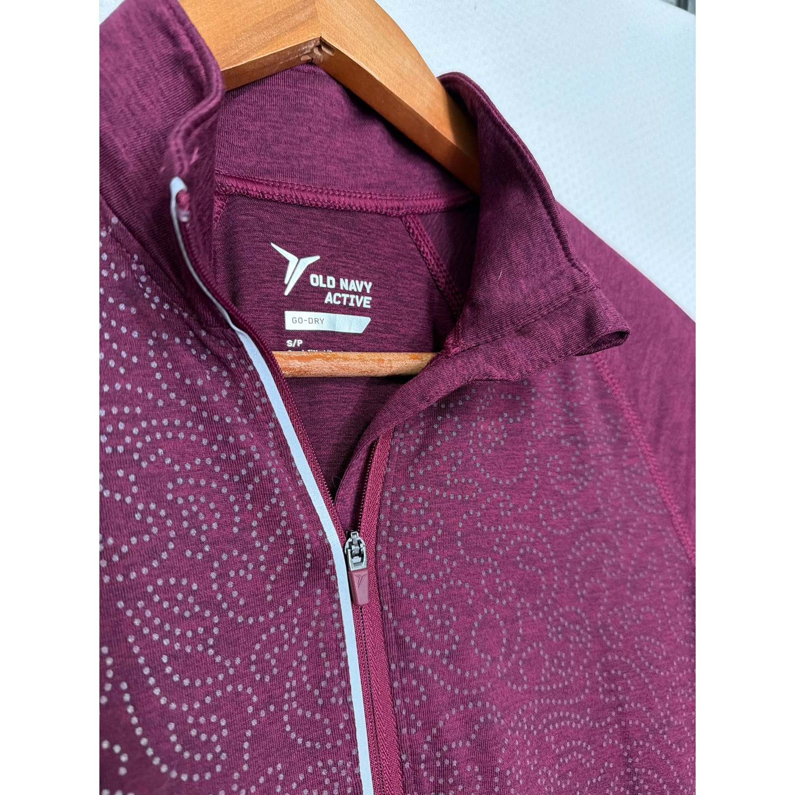 Old Navy Active Small 1/4 Zip Pullover Burgundy Athletic Top