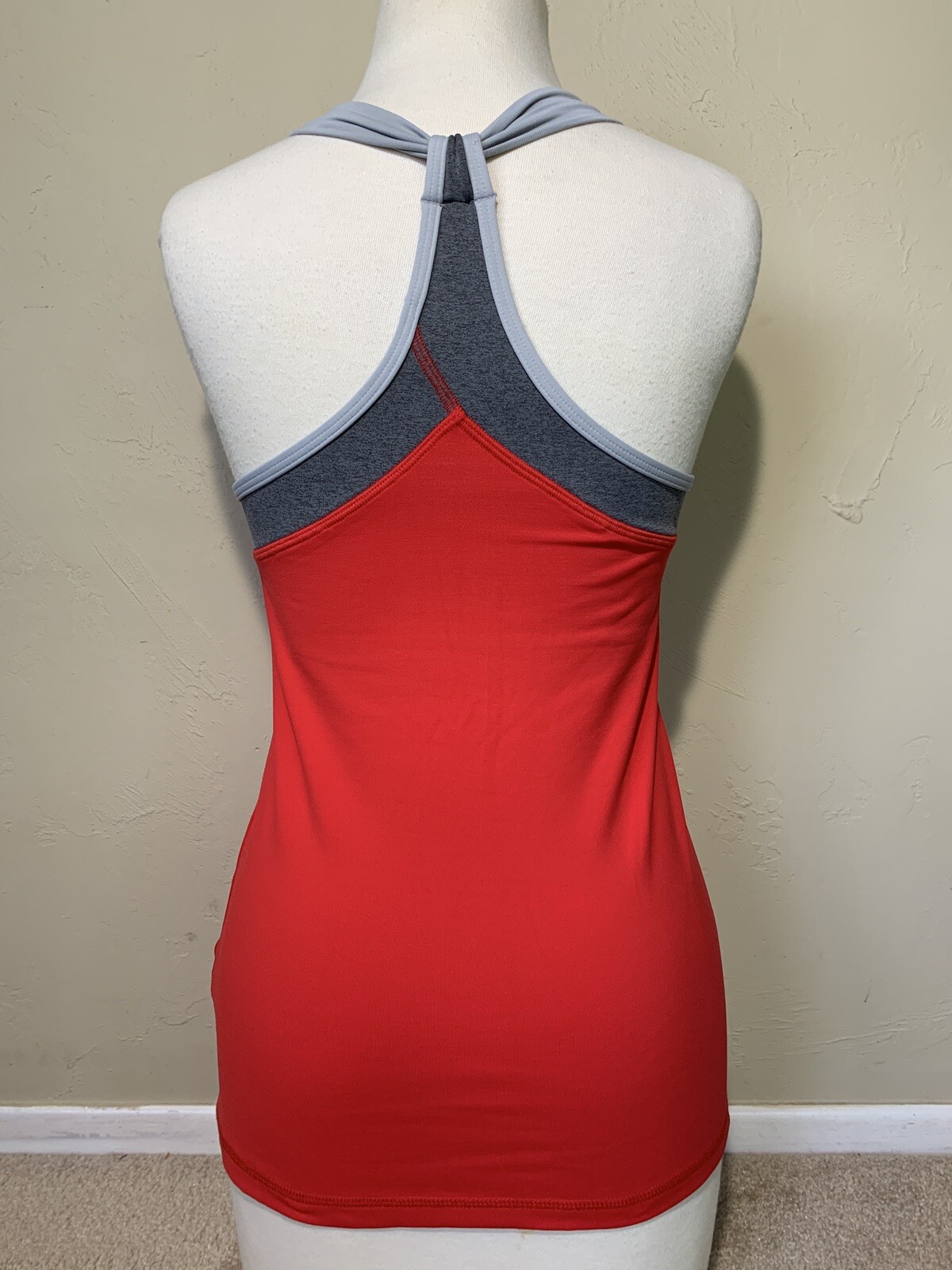 VGC Sofibella Sliding Racerback Tank Top w/ Sports Bra RED + GRAY XS MSRP $68