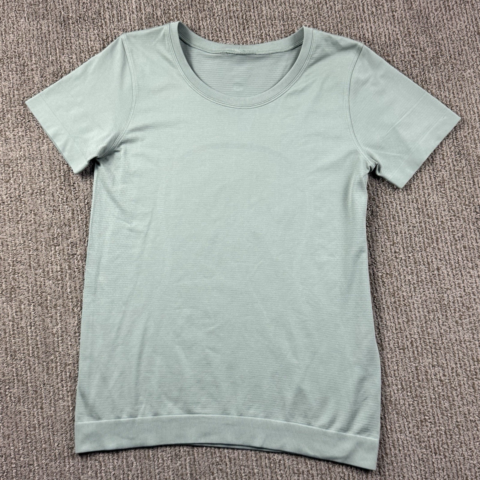 Lululemon Womens 10 Swiftly Tech Short Sleeve Shirt Relaxed Fit Sage Green