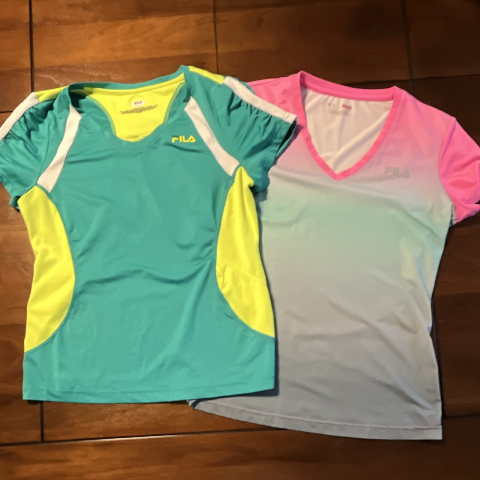 FILA Sport Women’s V-Neck Short Sleeve Stretch Activewear T-Shirt M Lot 2