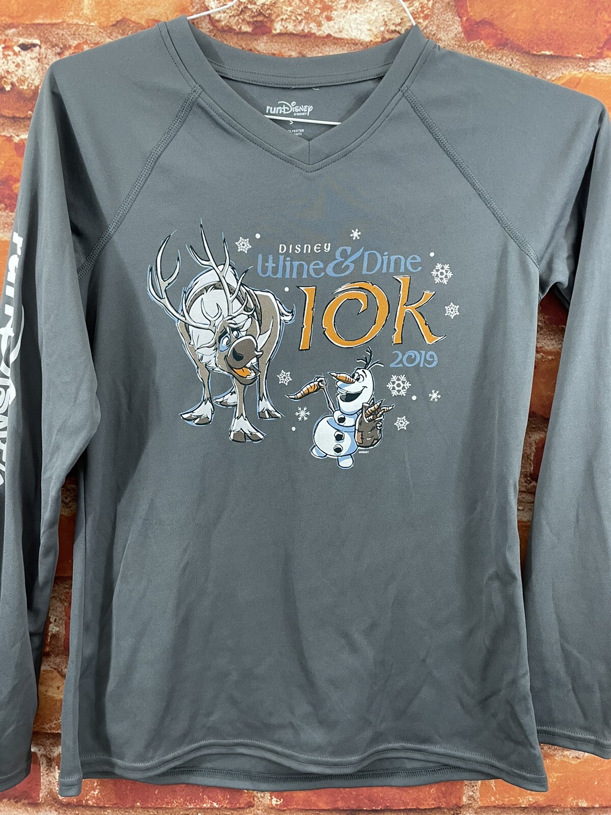 2019 Frozen Run Disney Wine & Dine Olaf Gray Shirt Small