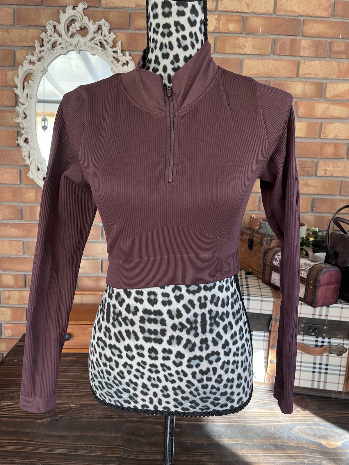 Astoria Activewear Crop Long Sleeve Shirt (Large) Half Zip Brown Thumbholes