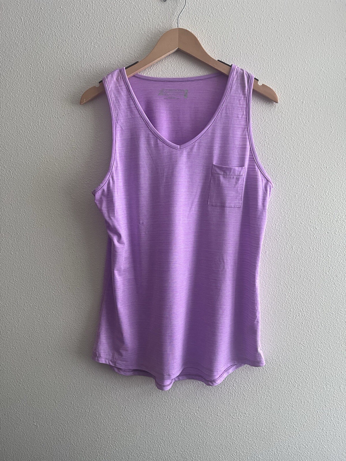 Zx outdoor lifestyle V Neck active tank top Medium