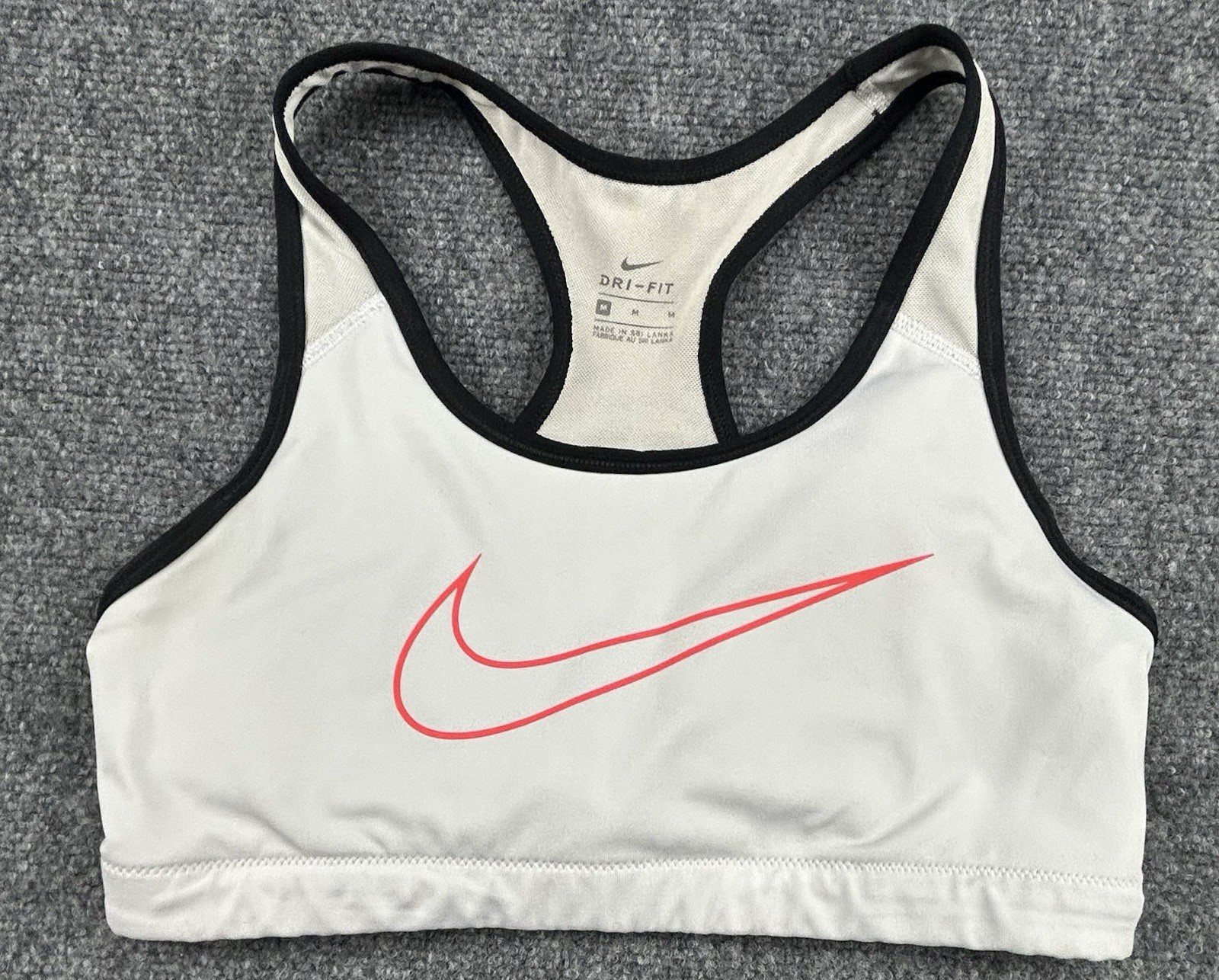 NIKE Women’s Classic Sports Bra Size Medium