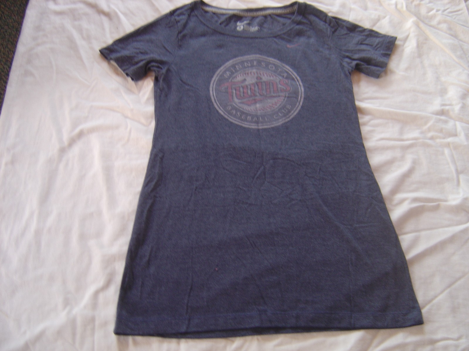 Womens Nike Sportswear MINNESOTA TWIN’S Shirt S Small Loose Fit Dress shirt