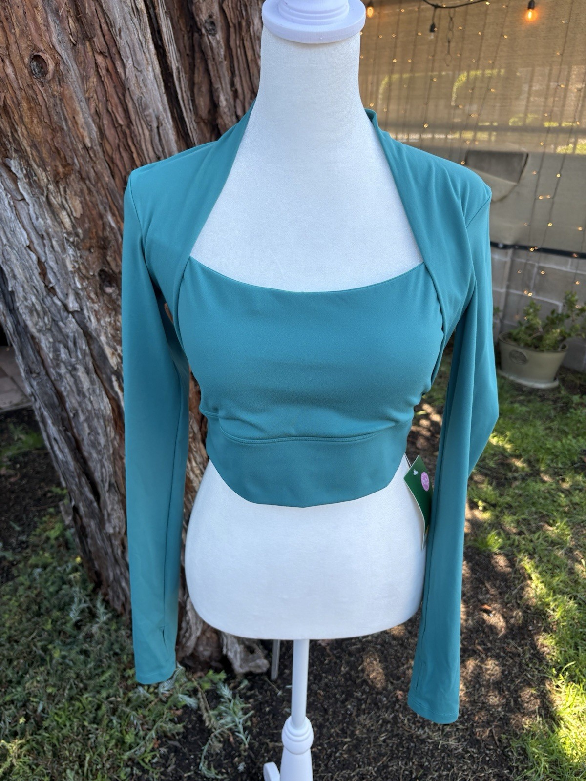 Halara NWT Teal Crop Top Built In Bra Long Sleeve Thumbhole Small