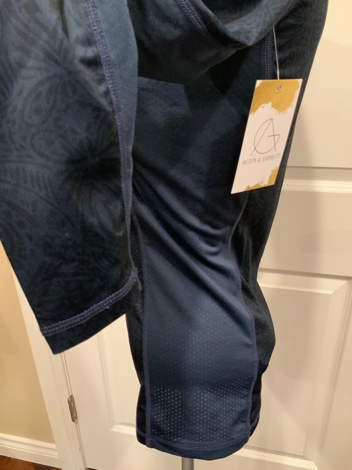 Athleta Gray Geometric Aztec Patterned Long Sleeve Cool Down Shirt, Size XXS