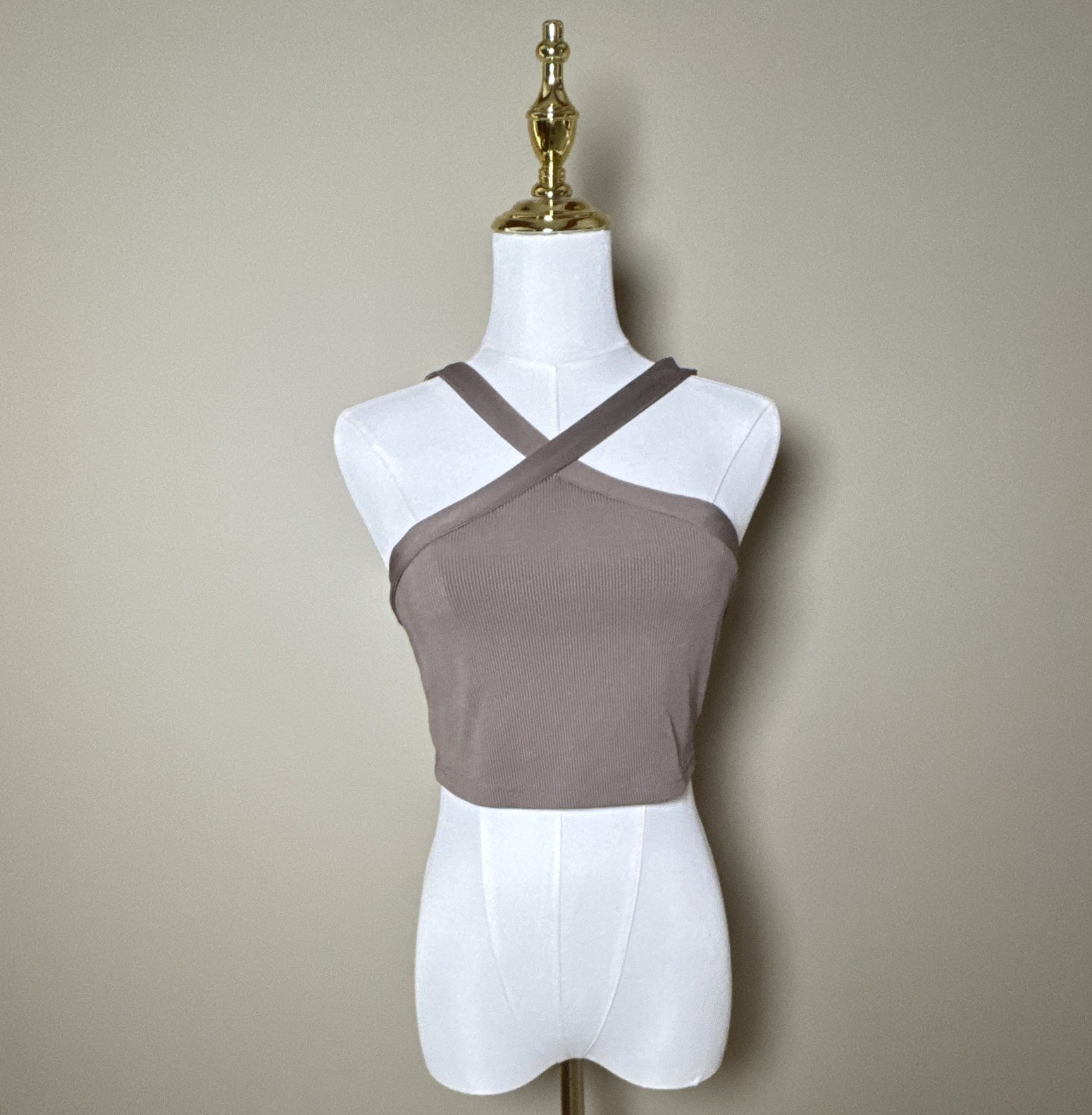 Women’s Brown Ribbed Cropped Halter Tank Top M Stretch Yoga Activewear Knit