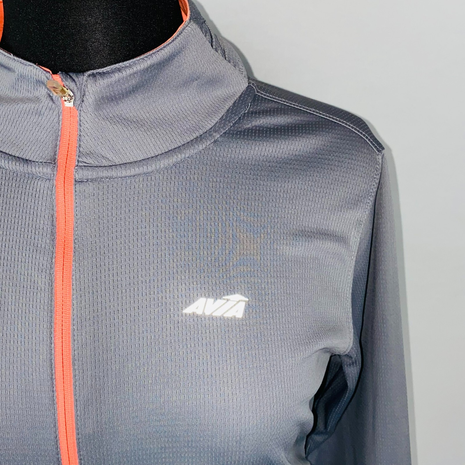 Avia Womens Medium M Polyester Gray Orange 1/2 Zip Athletic Top Ruched Sides *