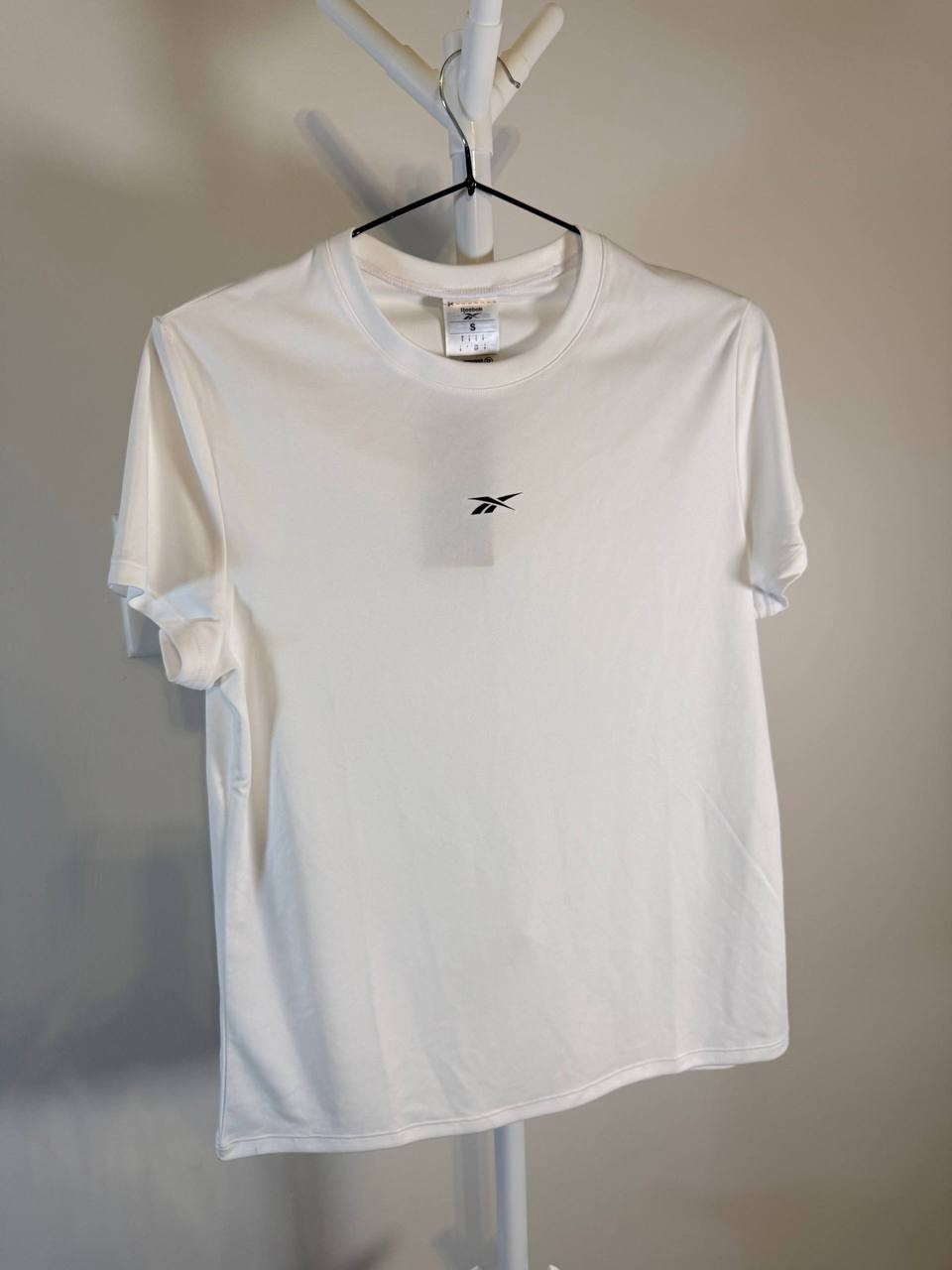 Reebok ID Train Tech Tee White Size S NWT Moisture Wicking Athletic Top
