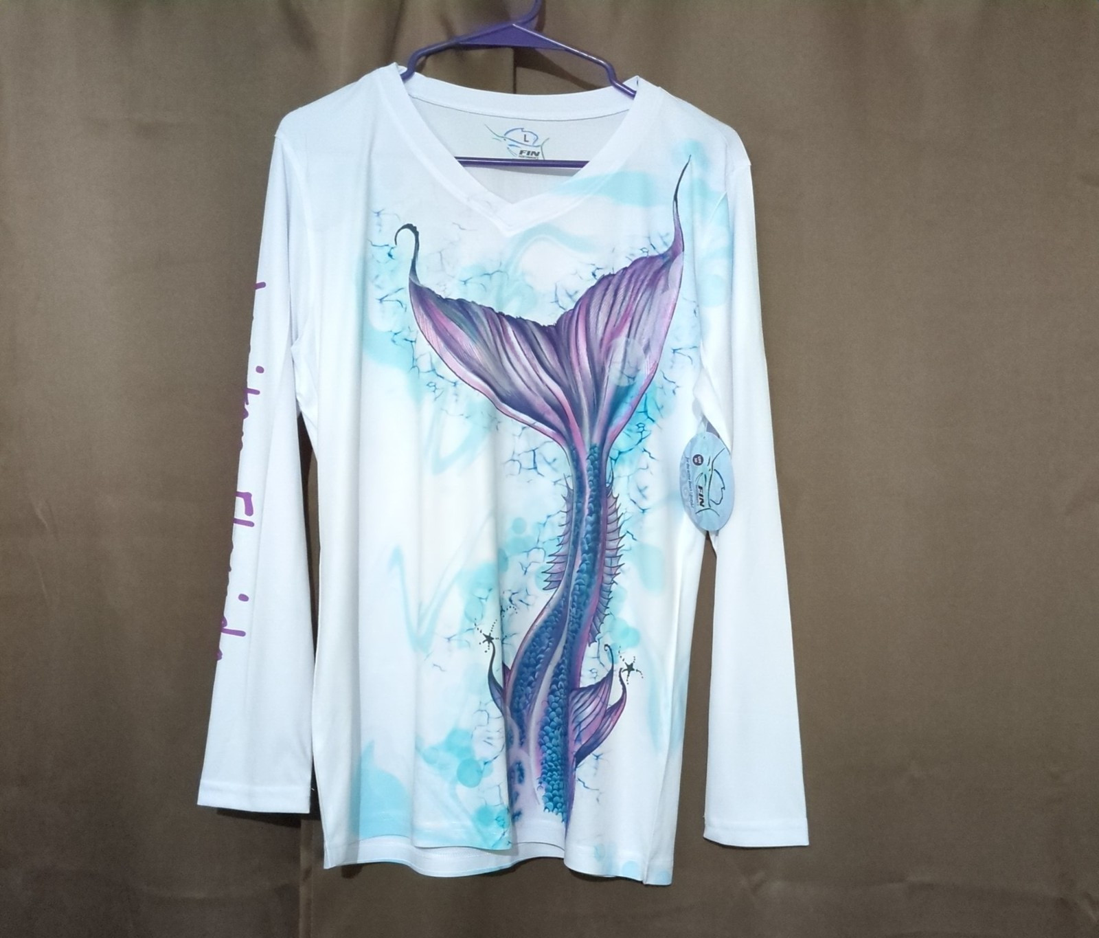 Fin Performance UV/SPF 50 Women’s White V-Neck Long Sleeve Beach Shirt L