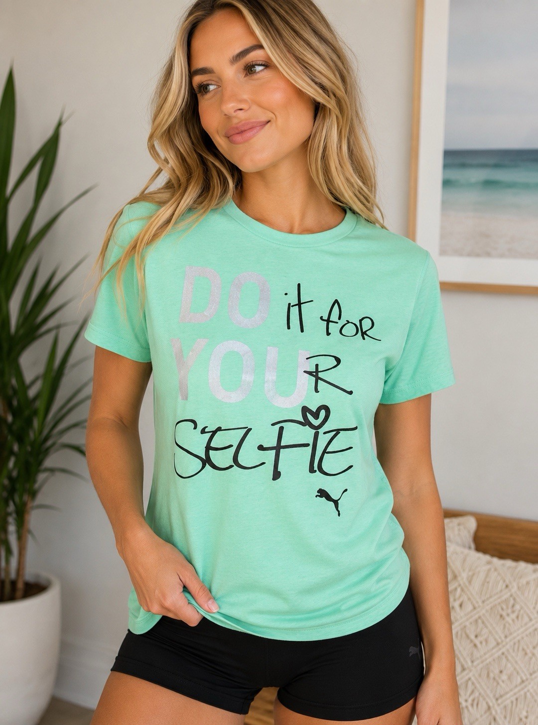 PUMA T-Shirt Do It For Your Selfie Women’s Large Mint Green Graphic Athletic