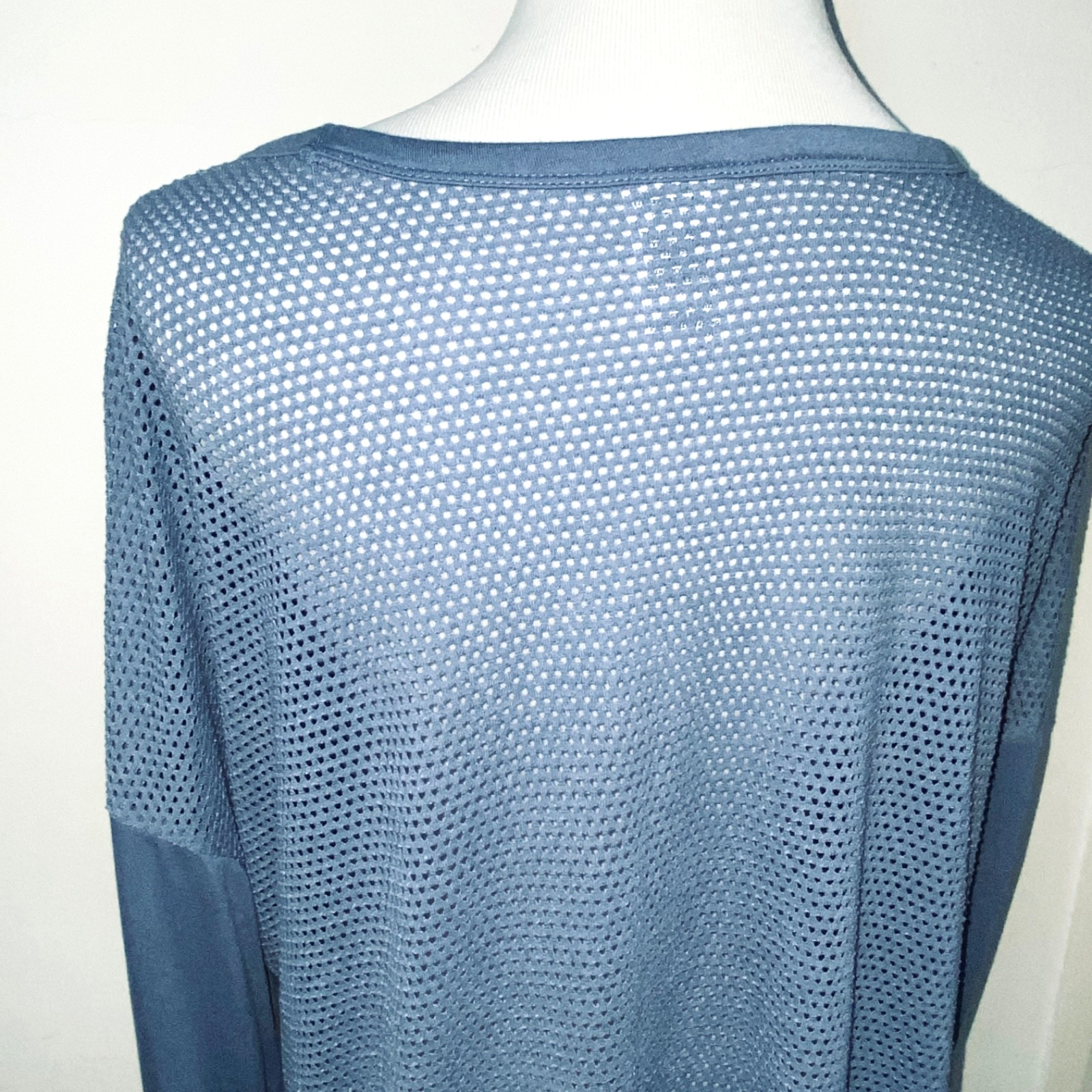AVIA Active Top Large Breathable Mesh Split Sides Walking Stretchy Soft Blue q