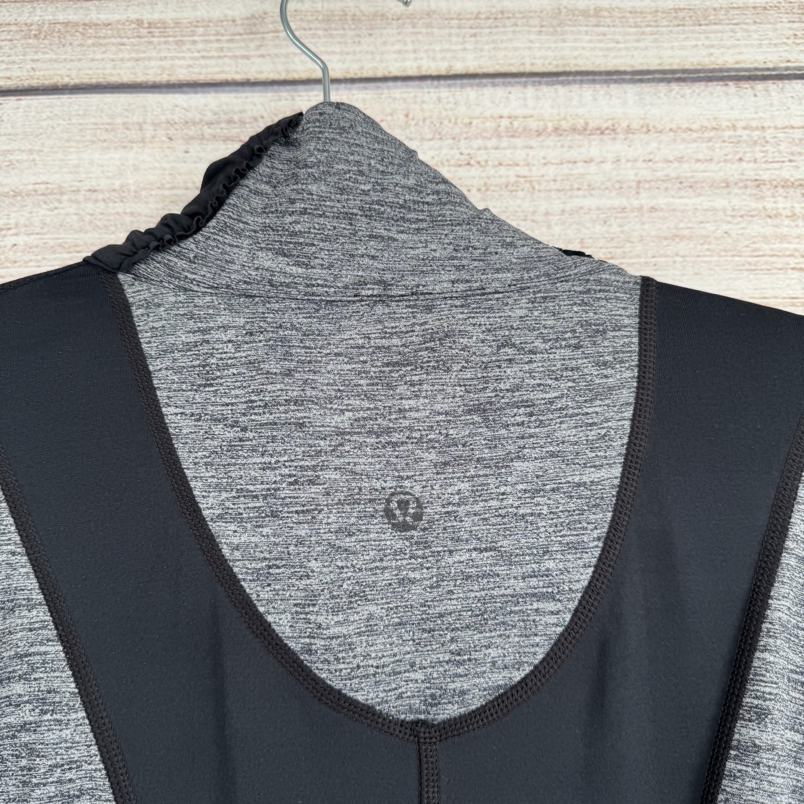 Lululemon 1/2 Zip Running Pullover Jacket Womens 6 Black Stretch