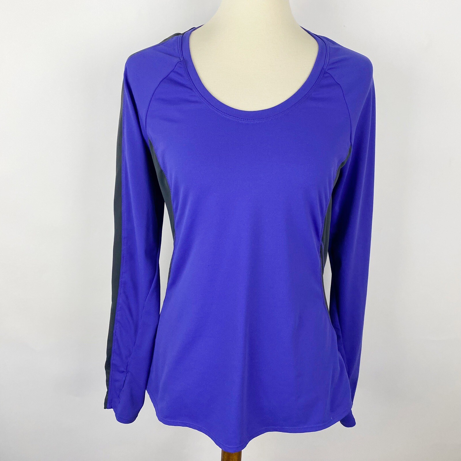 Fabletics Colorblock Mesh Panel Thumbhole Active Top Women Medium Purple Grey