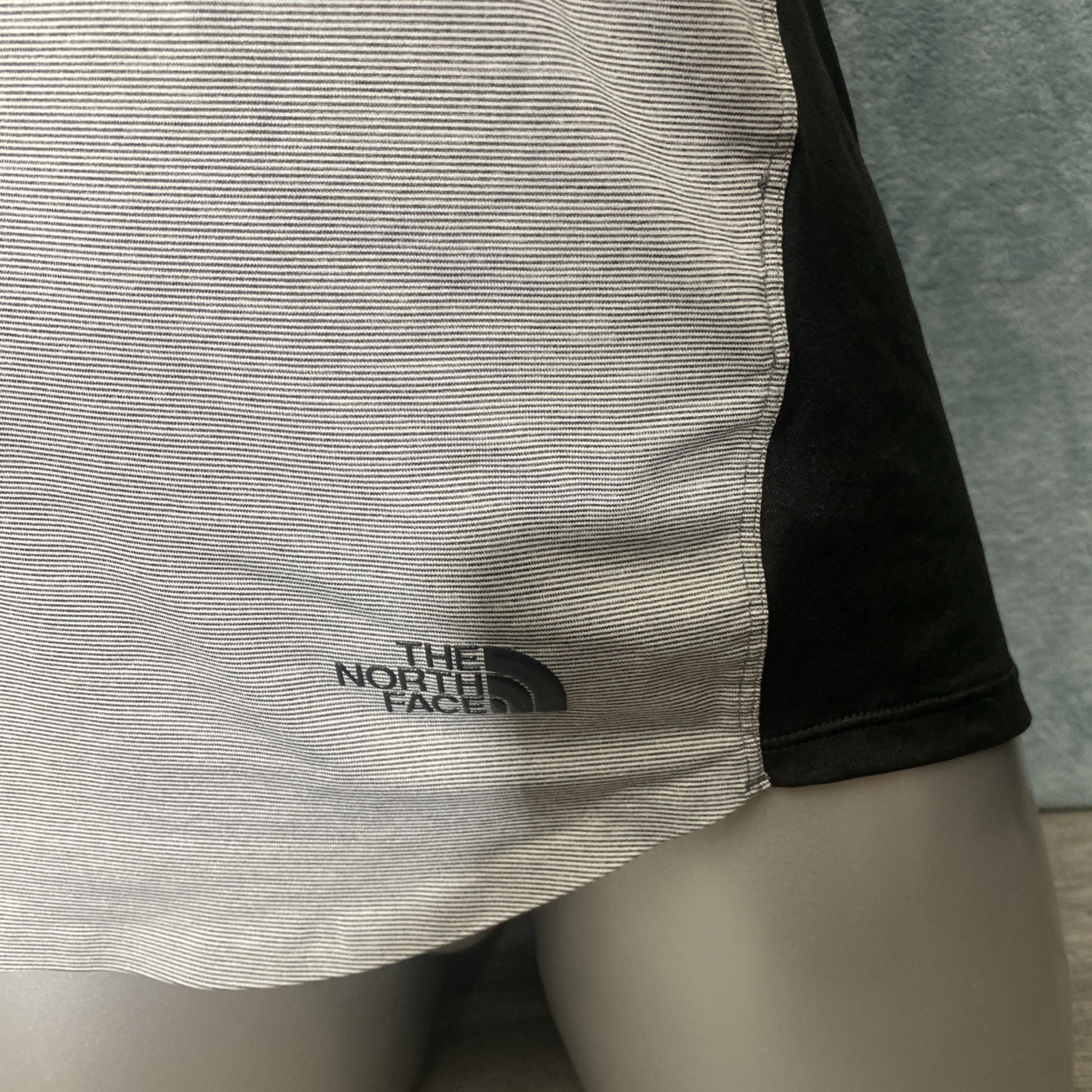 The North Face Mountain Athletic Flash Dry Hiking Shirt Short Gray Black Size S