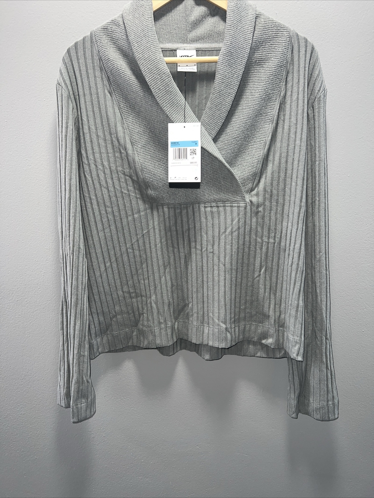 Nike Women’s Yoga Size Medium Luxe Fuzzy Ribbed Long Sleeve Cover-Up 207