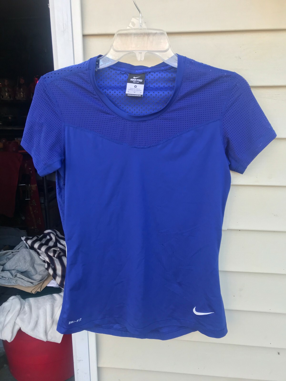 NIke Womens Pro Hypercool Training Ventilated Shirt 725714 Medium Blue