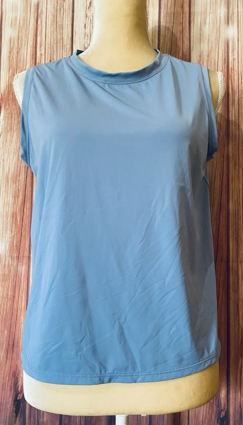 Women’s Medium Tank Top Light Blue Athletic Silky Stretch