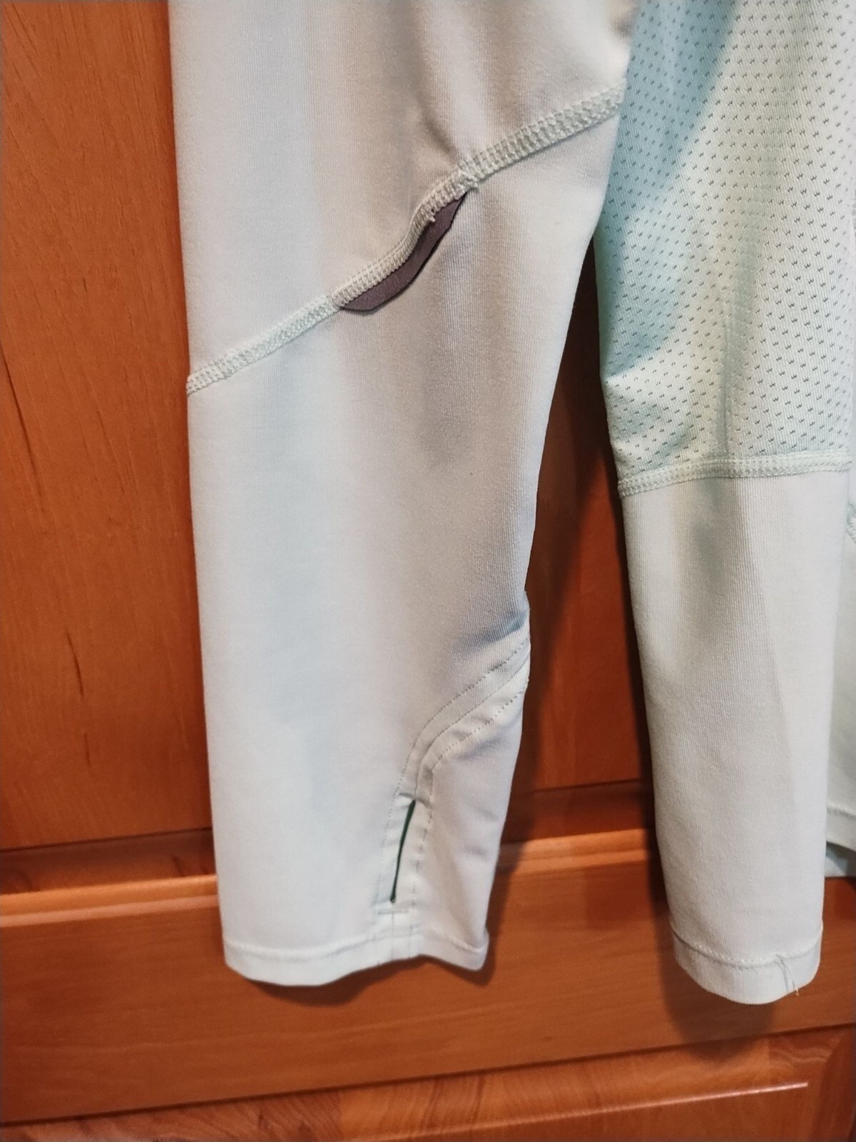 Road Runner Long Sleeve Athletic Running Shirt Size M