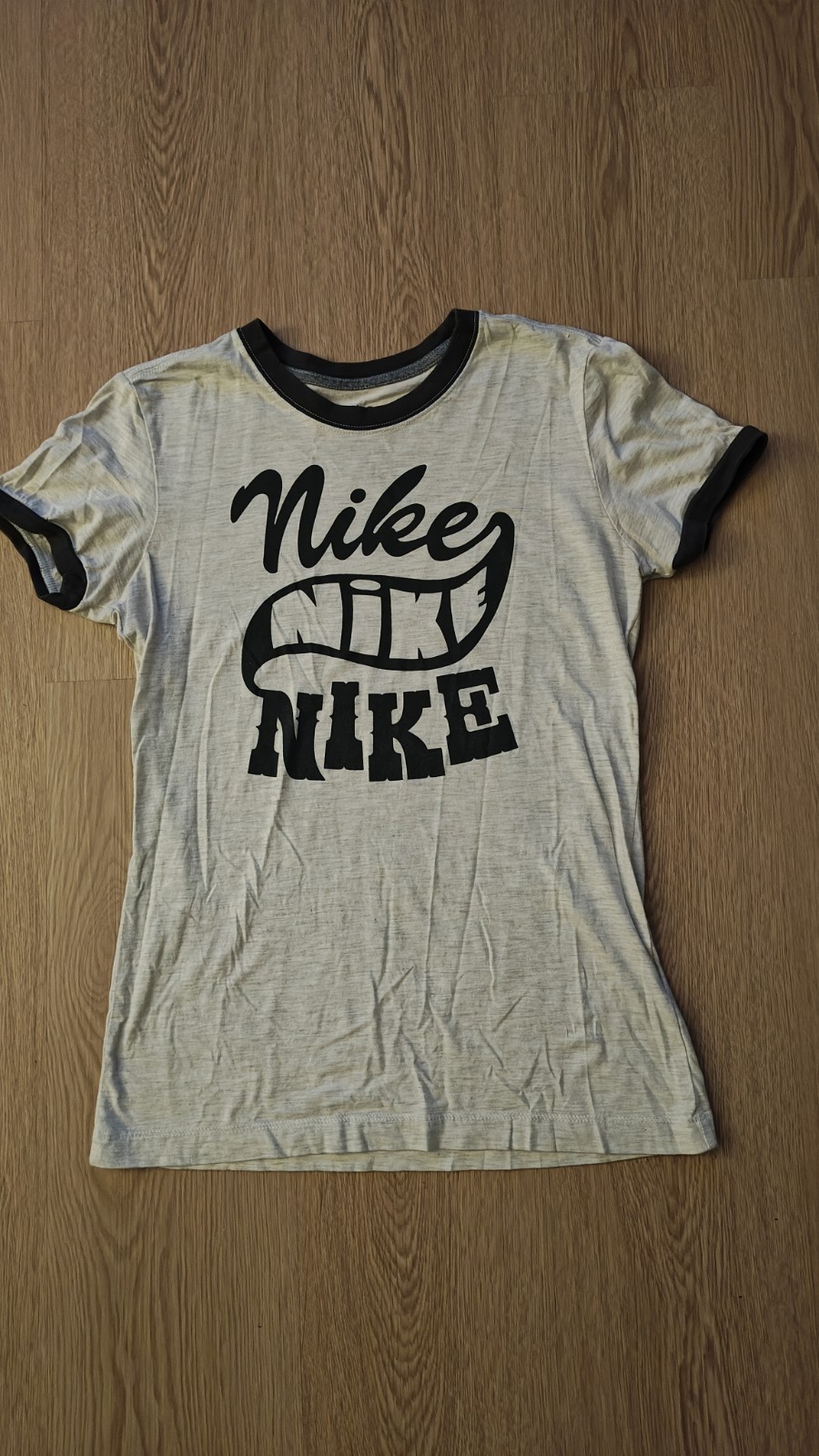 Nike Women’s Tshirt Beige The Athletic Dept Medium Slim Fit Short Sleeve