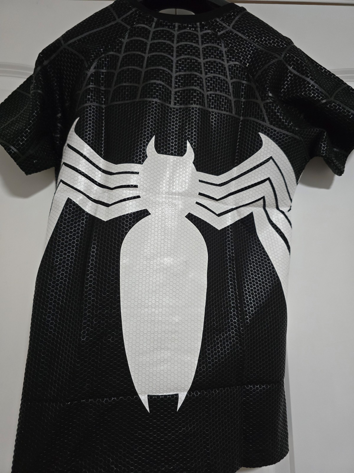 Gym Compression Shirt VENOM . WOMEN Sz L. 360 Design! athletic fit